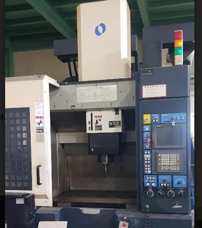 Used Makino Vertical Machining Center ( VMC ) 2001 V55